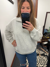 Load image into Gallery viewer, Scuba 1/2 Zip Pull Over in Heather Gray

