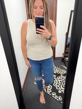 Load image into Gallery viewer, Grid Tank

