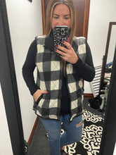 Load image into Gallery viewer, Plaid Zip Up Vest
